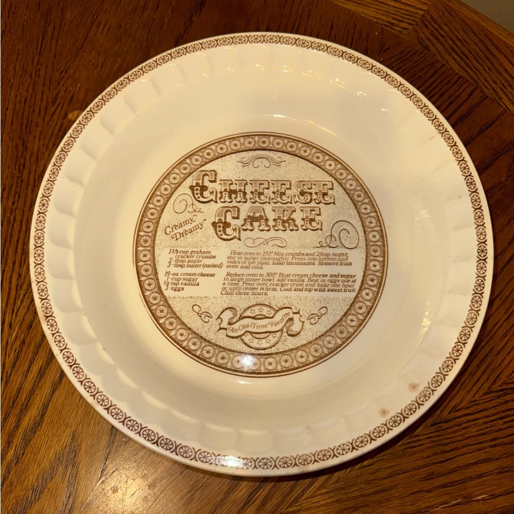 Royal China, Jeannette, Cheesecake Deep Dish Pie Plate 11", vintage